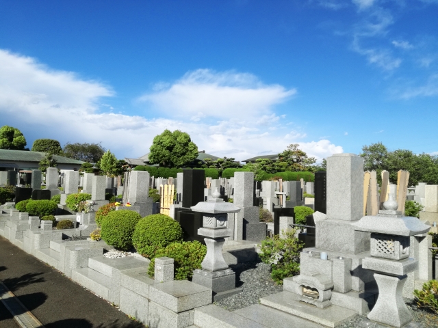 お盆と神社｜神道の先祖供養「祖霊祭」の考え方と過ごし方